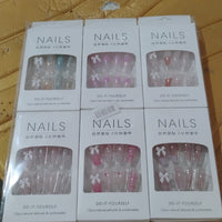 Reusable Press-On Artificial Nails with Adhesive Stickers (1 Pkt)